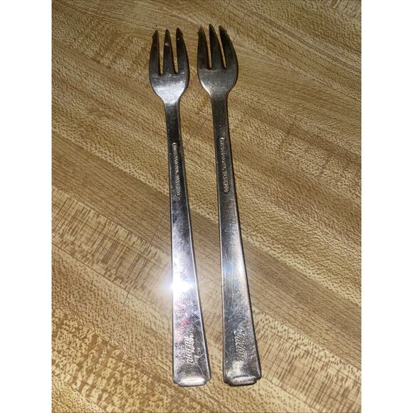 Set Of 2 Hilton Hotel International Silver Cocktail Seafood Forks Silverplate - Picture 4 of 7